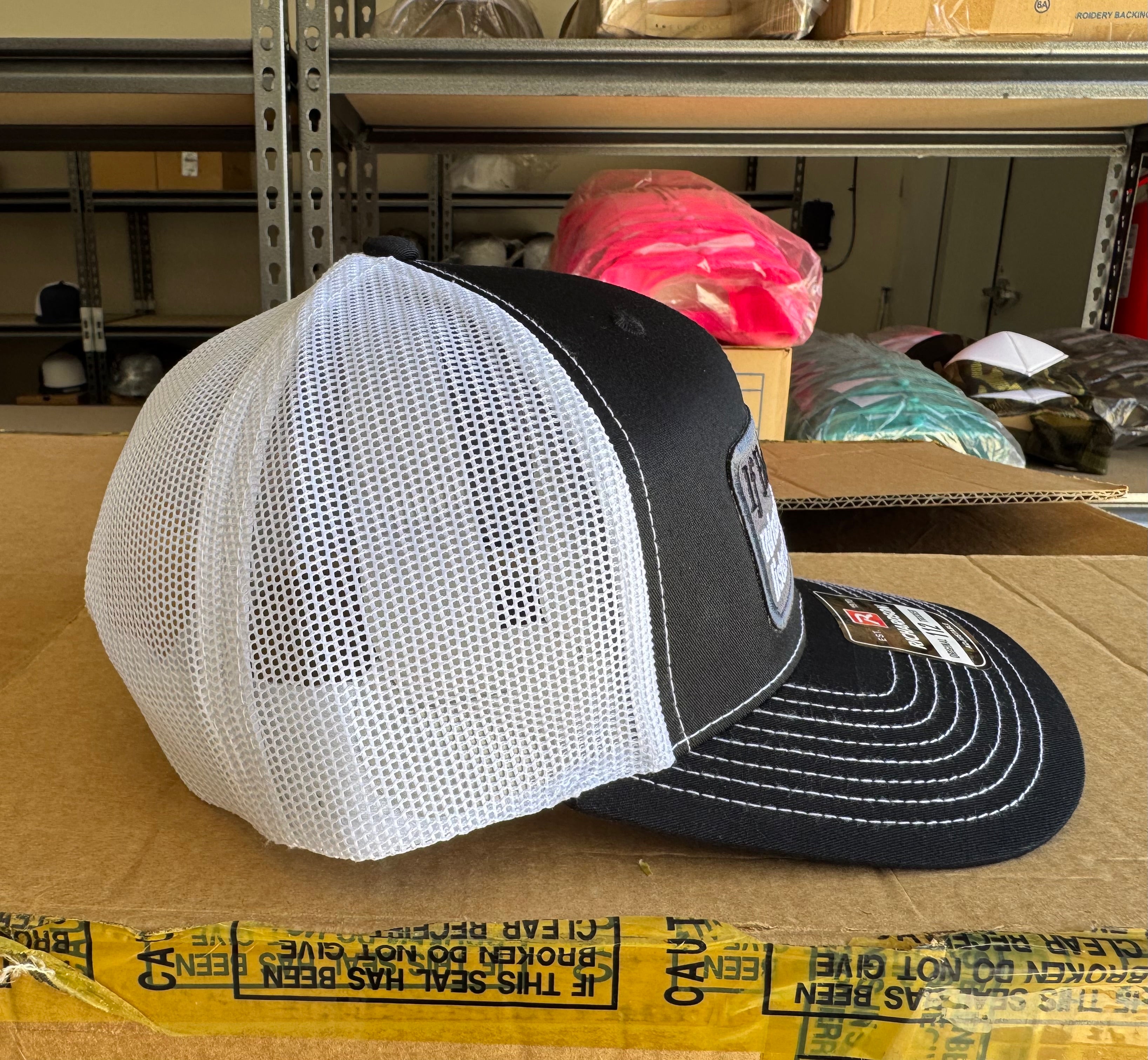 QUICK ORDER If Her Booty Jiggles Hat - blk/ wh 112